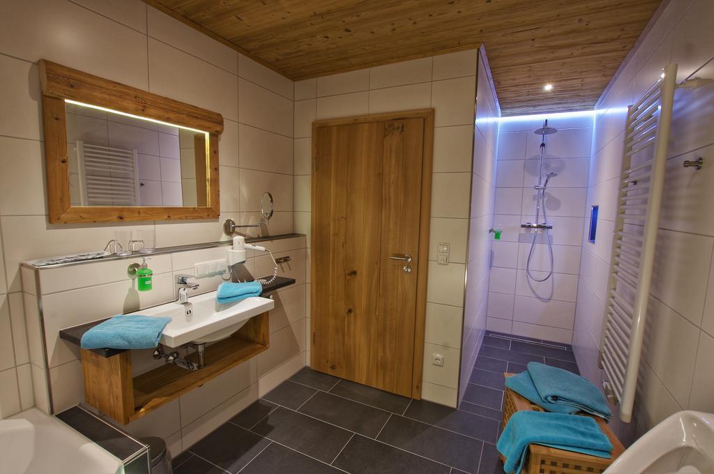 Holzhaus Lugerhof Appartement Roding Buitenkant foto