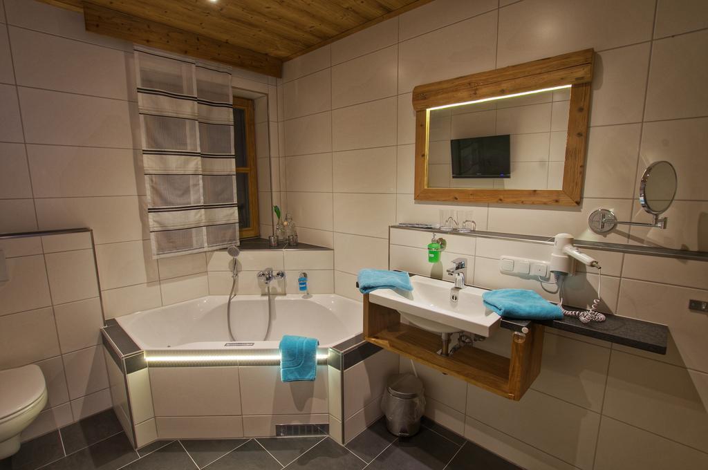 Holzhaus Lugerhof Appartement Roding Buitenkant foto